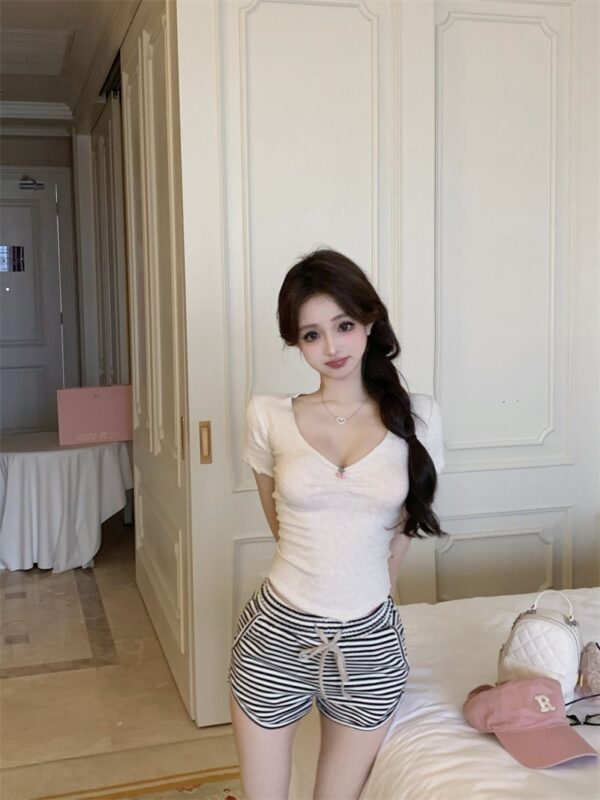 539056260g cotton pure desire wind V-neck short sleeved shoulder T-shirt for women's summer sexy tight fitting slimming short top