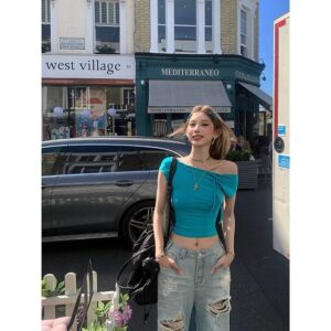 148062Tongiuu style chic retro strap with exposed fold back shoulder T-shirt for women, slim fit and slimming short sleeved top