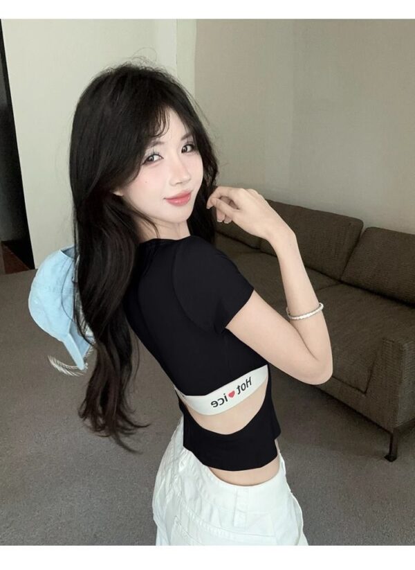 148035Pure desire black irregular letter shoulder short sleeved T-shirt for women's summer 2025 new style, with inner base and slim fit on top