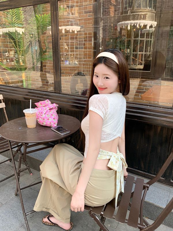 531053Hot girl back hollow strap short sleeved T-shirt with summer design feeling, slimming short top for women