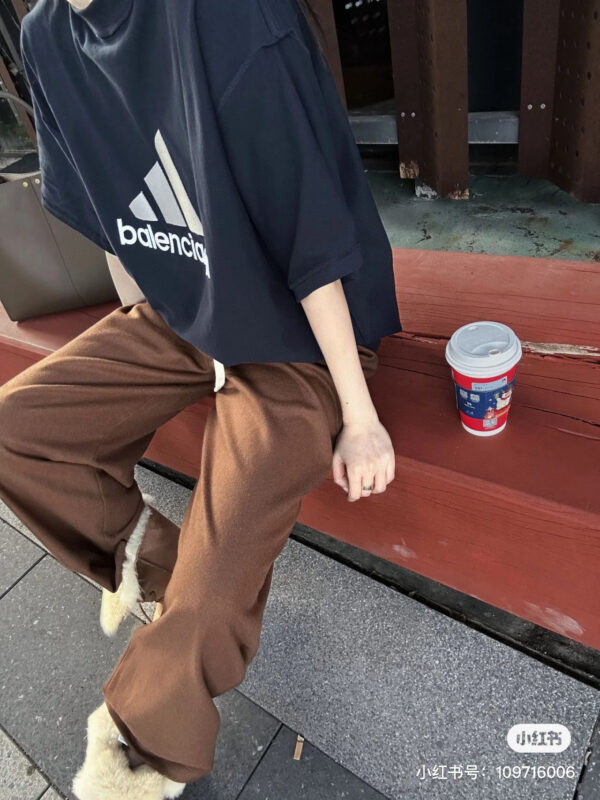 【 Top Version. Official Website Quality 】 BLCG/ALENCIAGA/Balenciaga Joint Adidas Classic Logo Combination in Front, Embroidered Short Sleeve T-shirt with Double sided Front and Back Wear